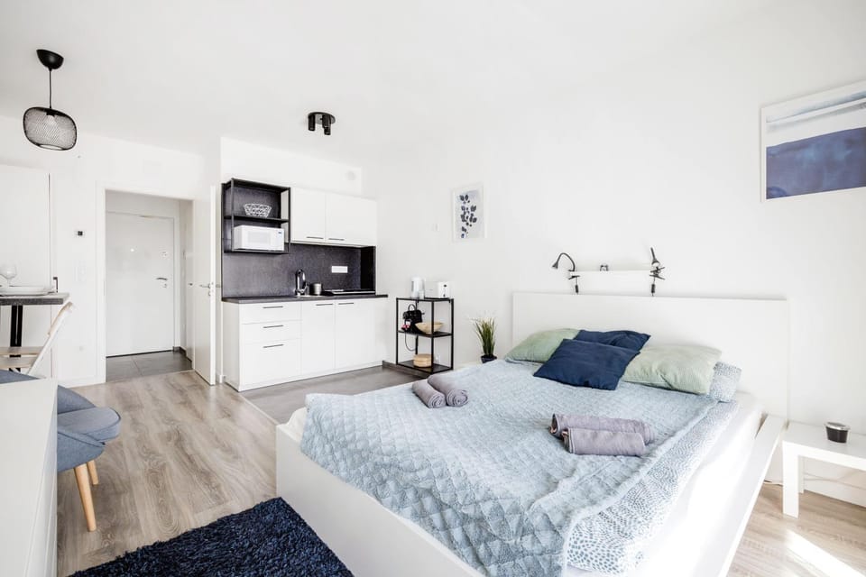 Bed, Kitchen or kitchenette