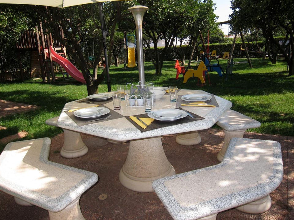 Garden, Dining area, Garden view