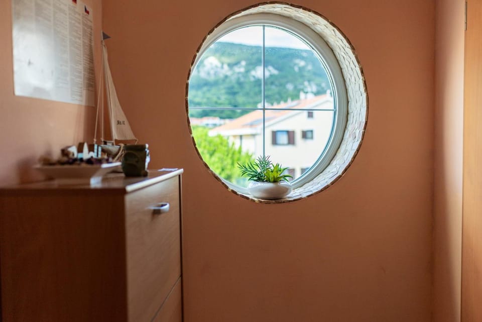 Apartment with Balcony and Mountain View Oleandra 5 Apartment in Lika-Senj County