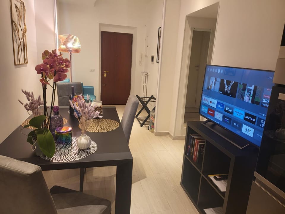 TV and multimedia, Dining area, locker