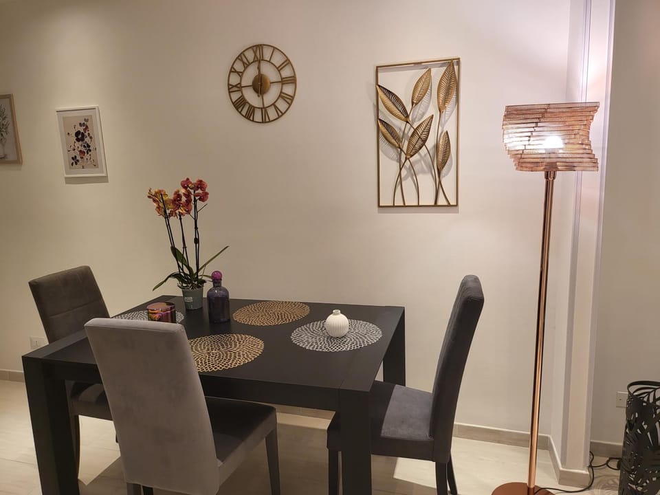 TV and multimedia, Decorative detail, Dining area, locker