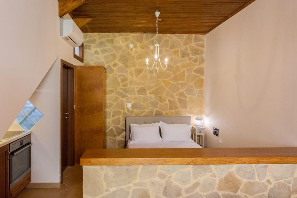 Bed, Kitchen or kitchenette