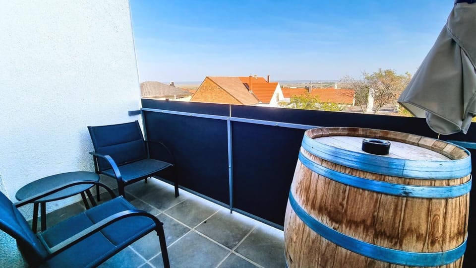Balcony/Terrace, Lake view