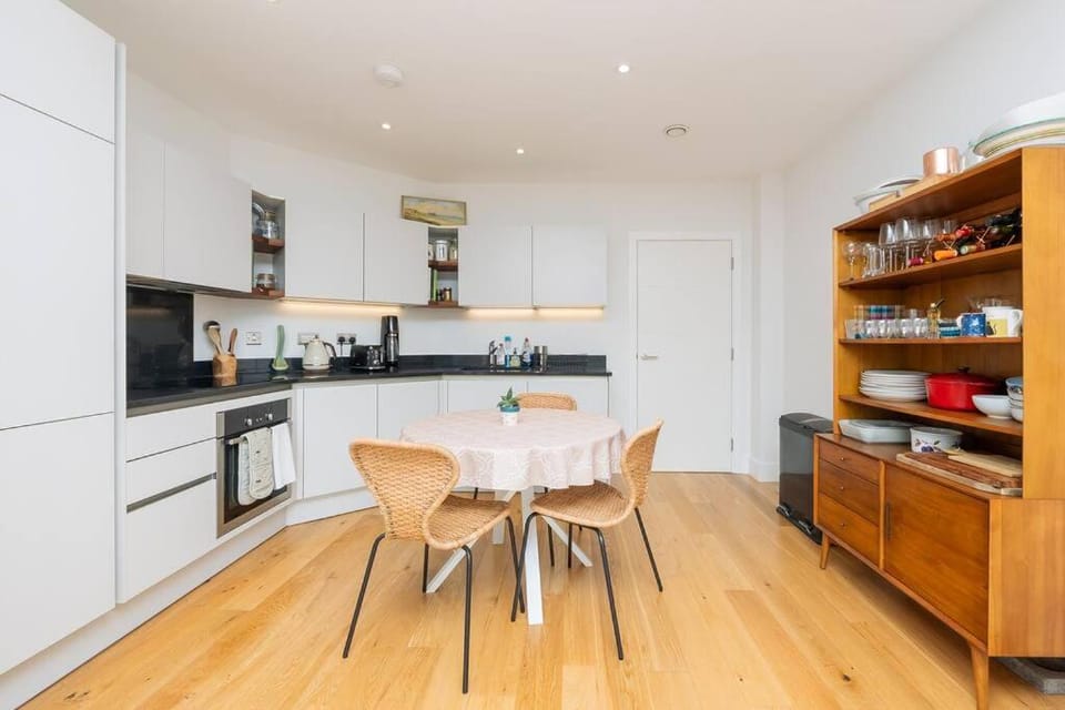 Cosy 2 bed flat in central Bristol on river Avon Apartment in Bristol