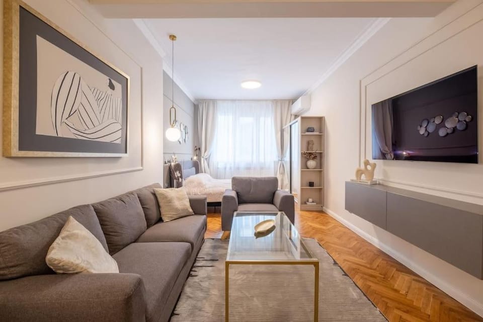 Calm, Luxury Apartment, Premium Location at NDK! Apartment in Sofia