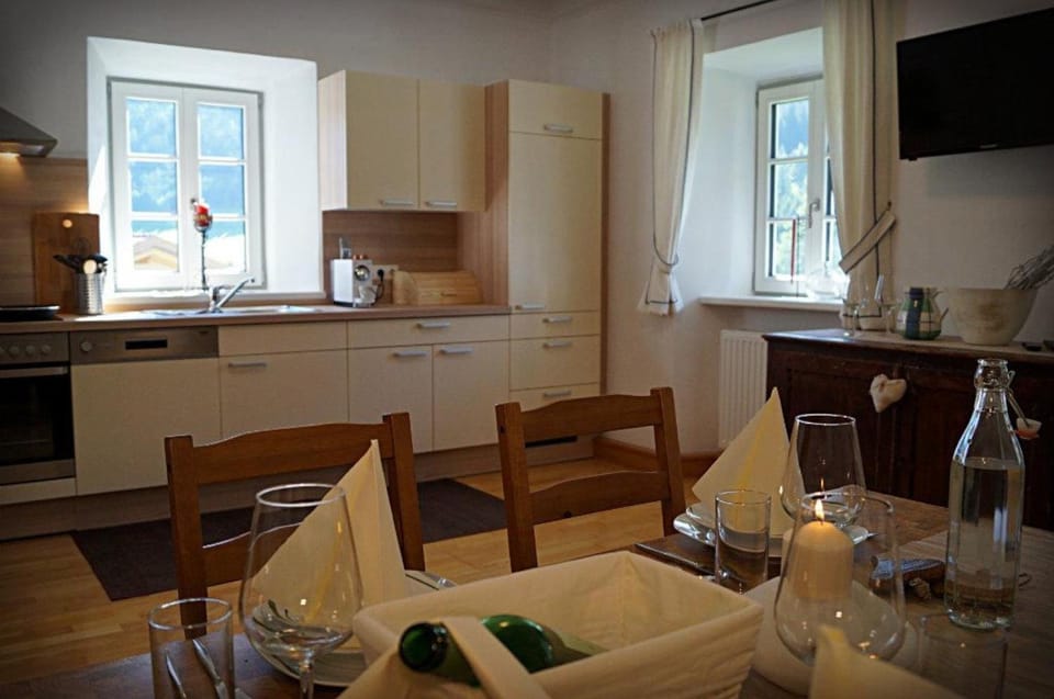 Property building, Kitchen or kitchenette, Living room