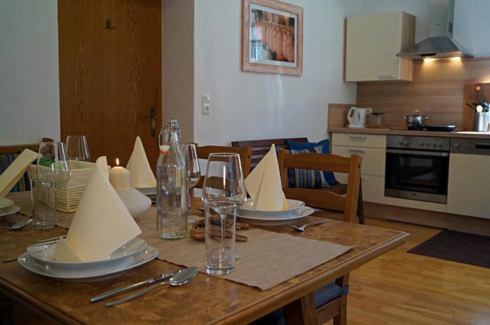 Property building, Kitchen or kitchenette, Living room
