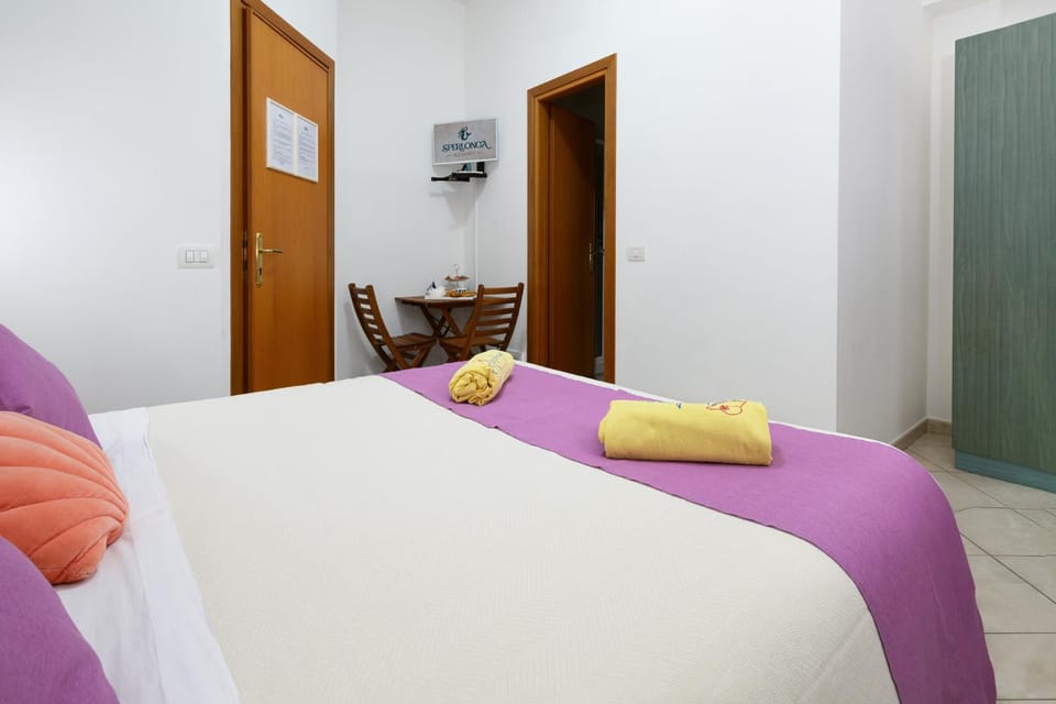 Glicine room Sperlongaresort Bed and Breakfast in Sperlonga