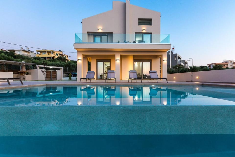 Property building, Pool view, Swimming pool