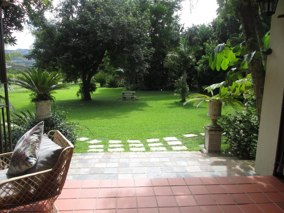 Facade/entrance, Day, Garden, Garden view