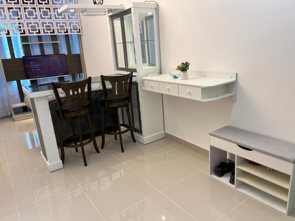 Dining area, Internal: Not applicable to any particular room