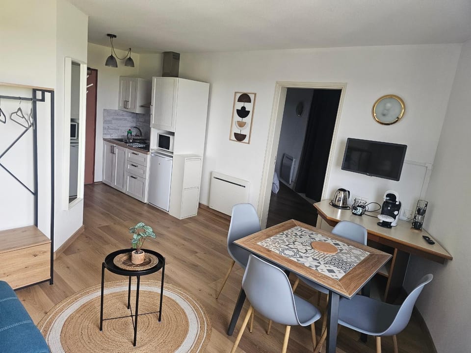 TV and multimedia, Coffee/tea facilities, Living room