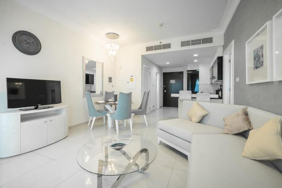 StoneTree - Furnished 1BR in Prime Location Apartment in Dubai