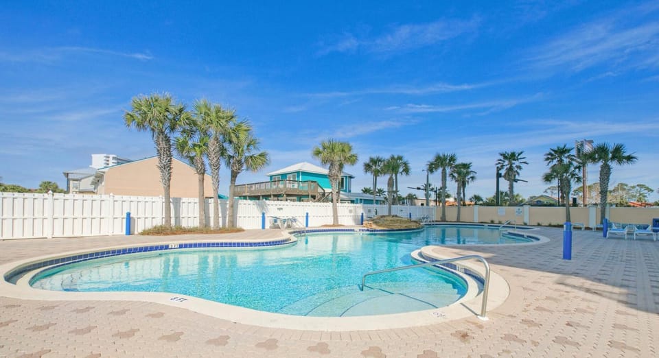 Beachfront Studio #212 at Majestic Apartment in Long Beach