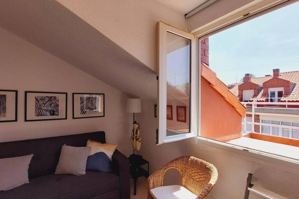 View (from property/room), Balcony/Terrace, Living room, Seating area