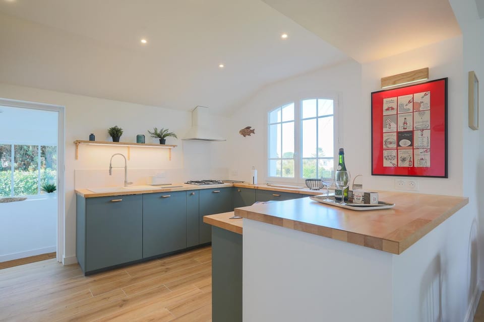 Kitchen or kitchenette, Living room