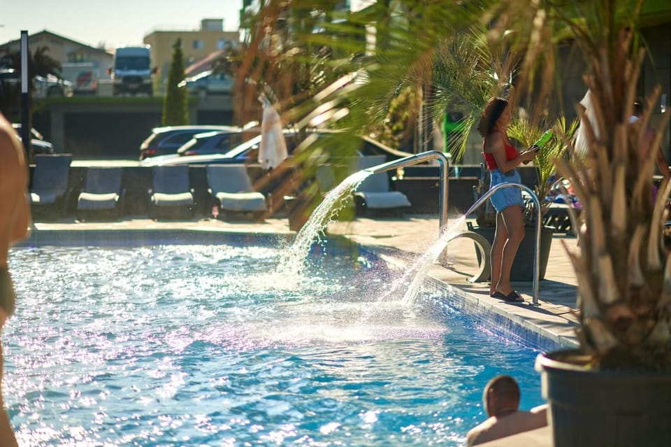 Day, People, Swimming pool, Swimming pool, group of guests
