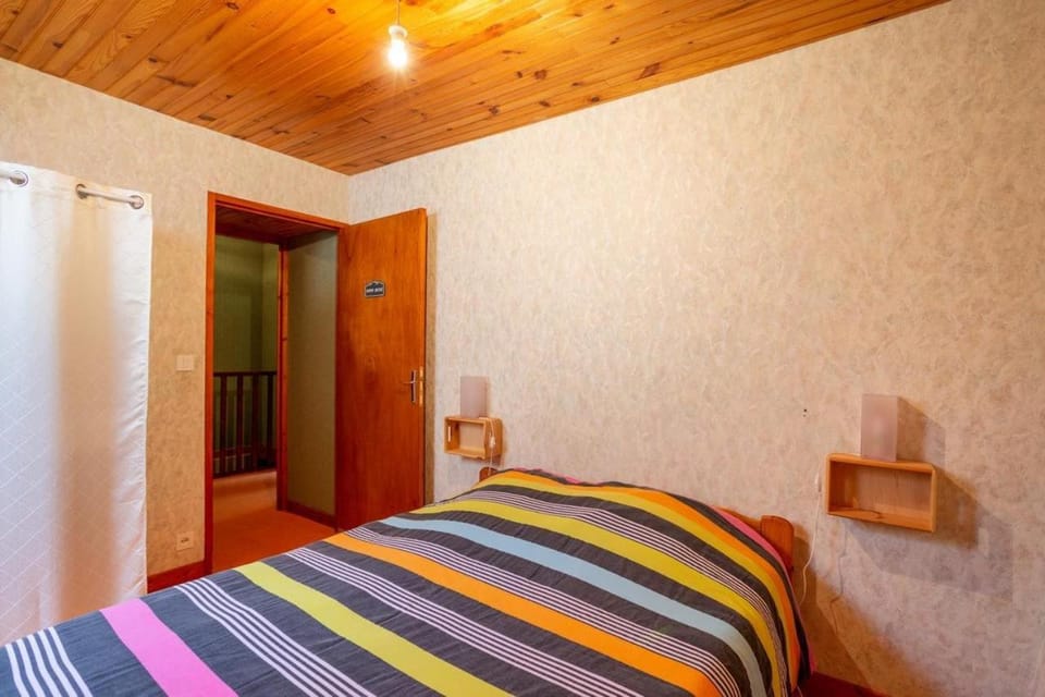Property building, Living room, Bedroom