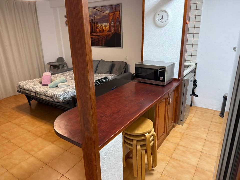 Los Cristianos, walking to Beach, High speed Wifi Apartment in Los Cristianos
