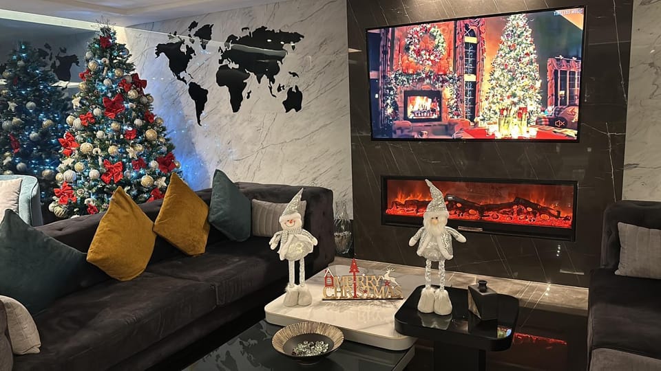 Communal lounge/ TV room, TV and multimedia, Living room, Seating area, Evening entertainment, flat iron
