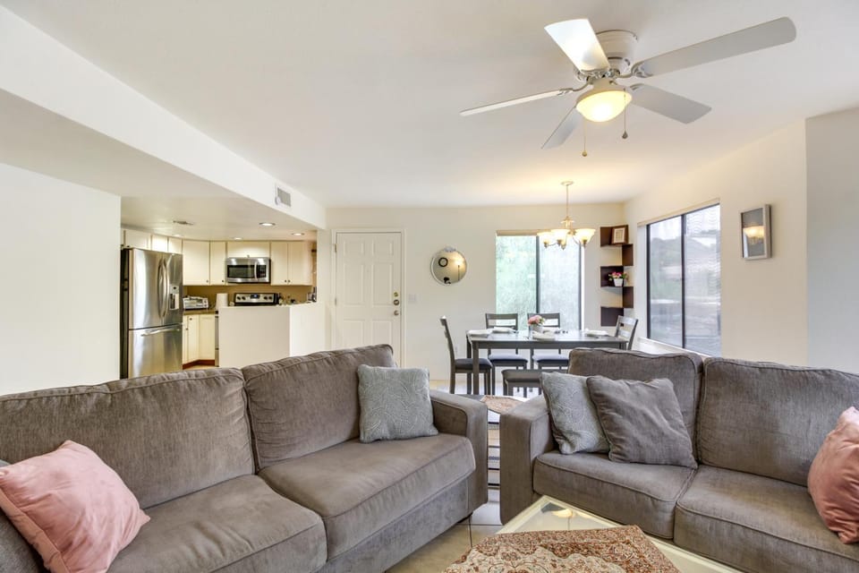 Tucson Escape w/ Outdoor Community Pool & Hot Tub! House in Catalina Foothills