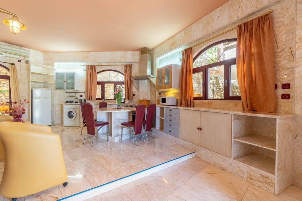 Property building, Kitchen or kitchenette, Living room