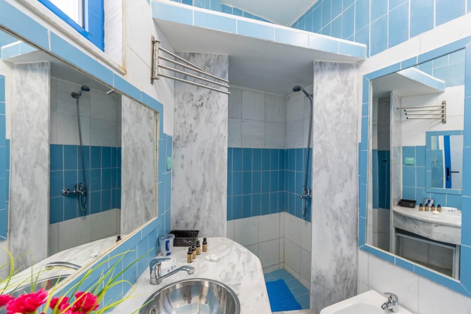 Bathroom, Living room