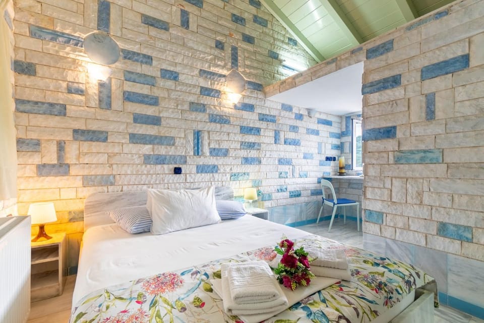 Property building, Living room, Bedroom