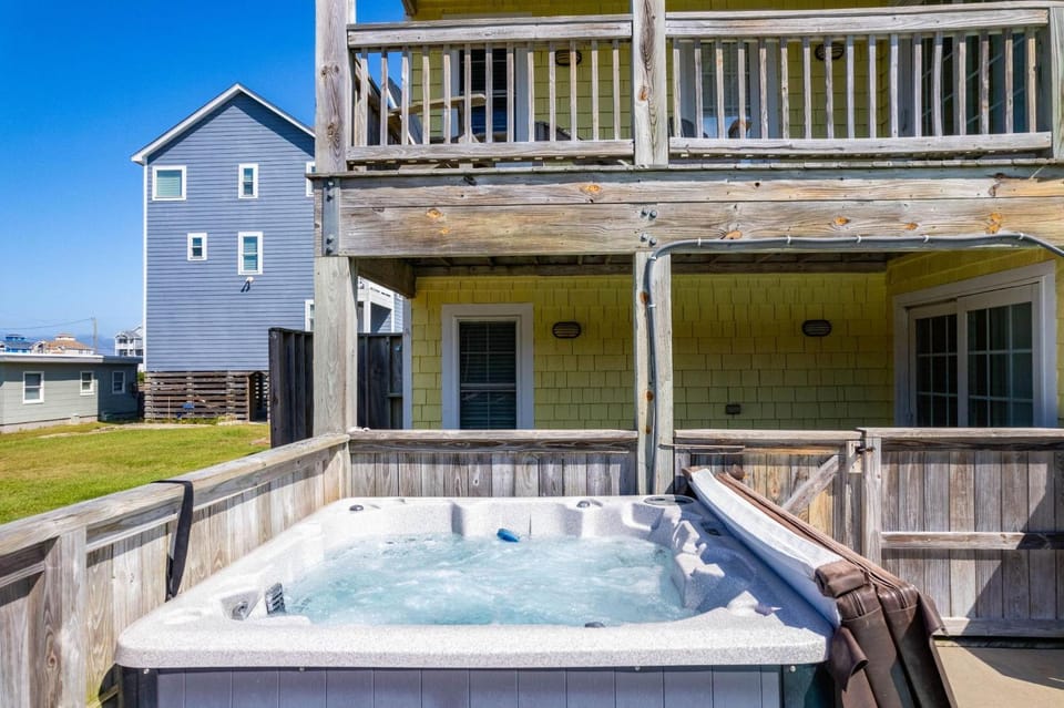 SNH195 Fireflies House in Nags Head