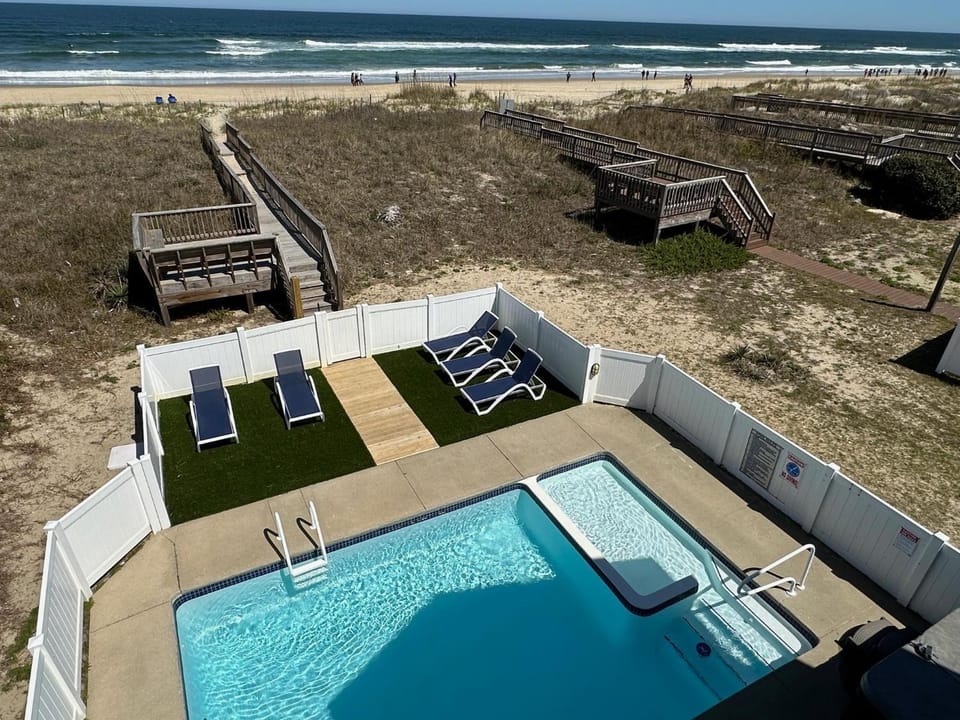 SNH101 Busy Being Fabulous House in Nags Head
