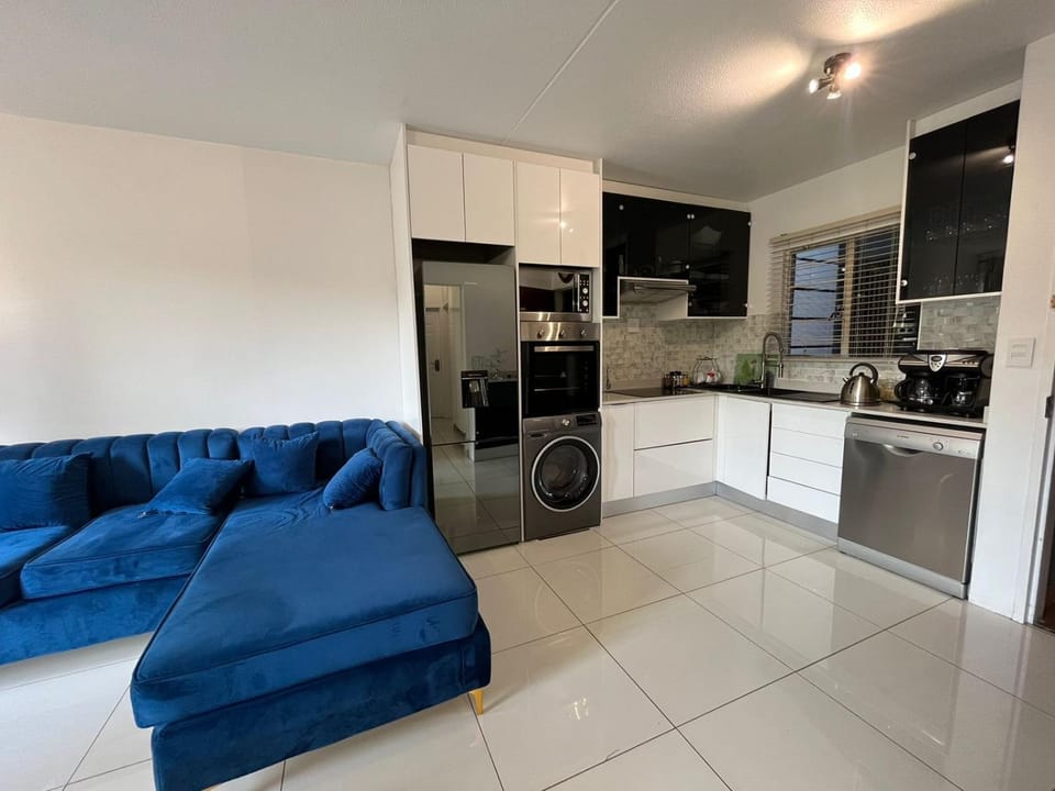 Royal Retreat Apartment in Roodepoort