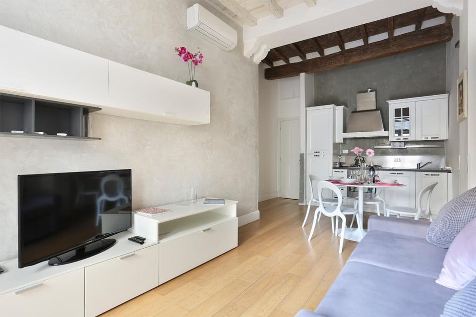 TV and multimedia, Living room, Dining area