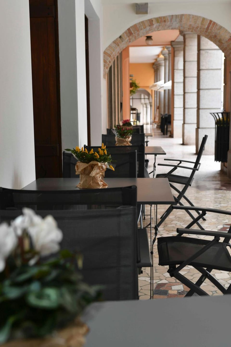 Restaurant/places to eat, Lounge or bar