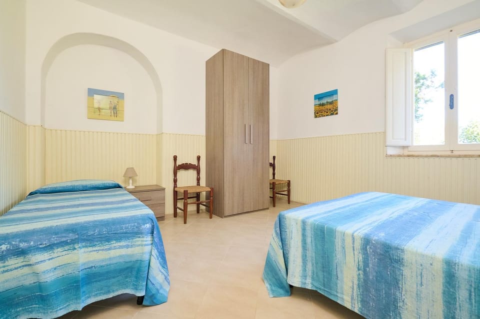 Property building, Living room, Bedroom