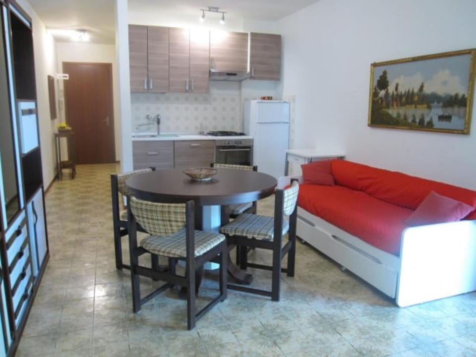 Seating area, Bedroom, kitchen