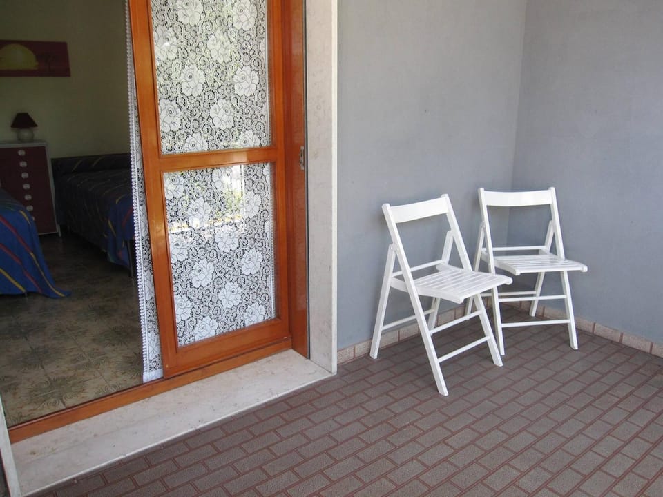 Balcony/Terrace, furniture