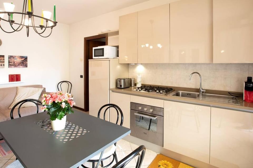 Corte Collina, piscine, tennis Apartment in Lake Garda
