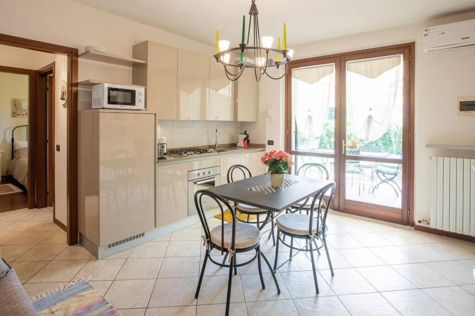Corte Collina, piscine, tennis Apartment in Lake Garda