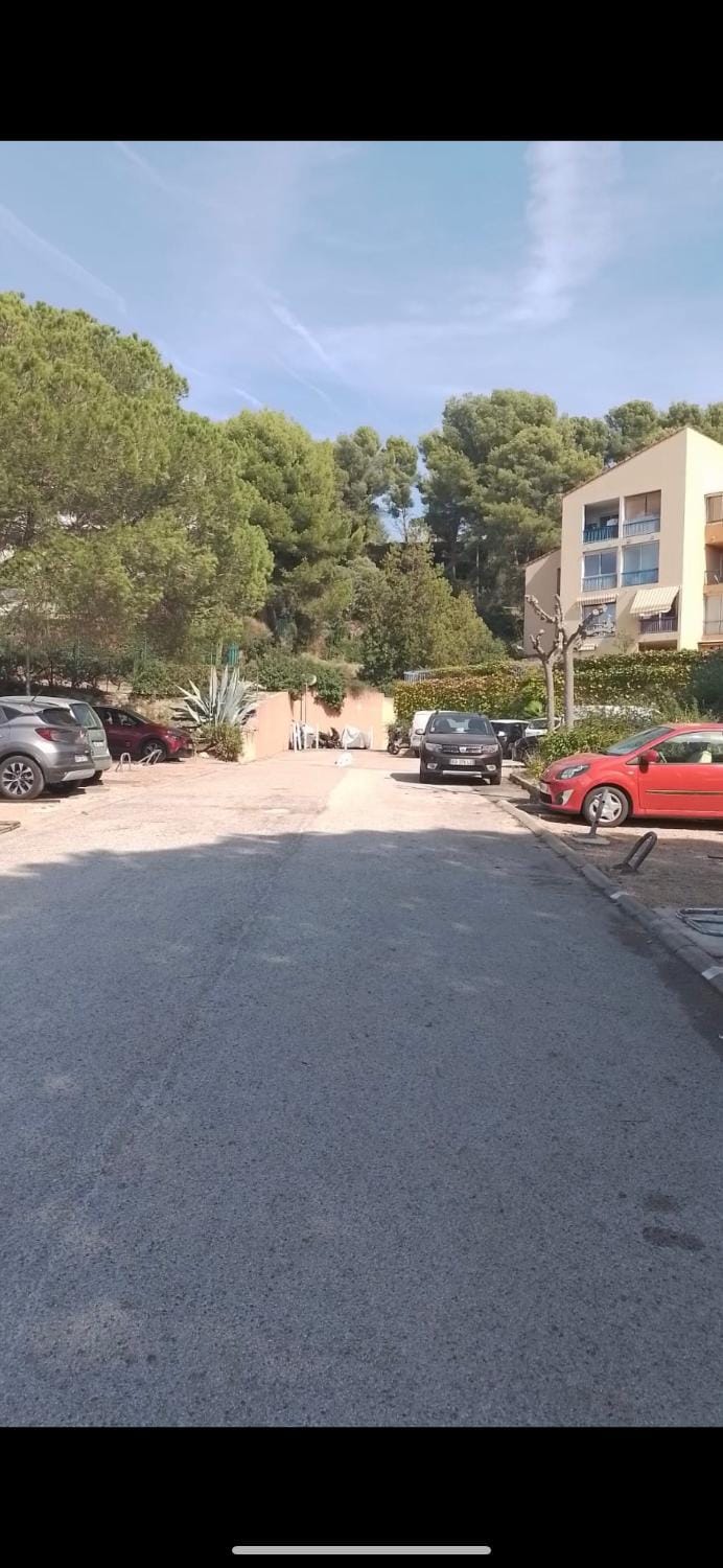 A LA SEMAINE OU AU JOUR / Location studio meublé 30m² Apartment in La Ciotat