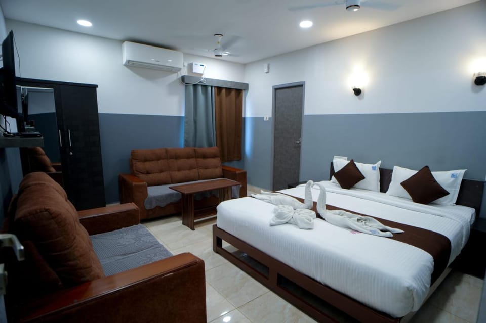 HOTEL RAAJ GRAND Hotel in Chennai