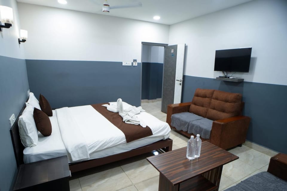 HOTEL RAAJ GRAND Hotel in Chennai