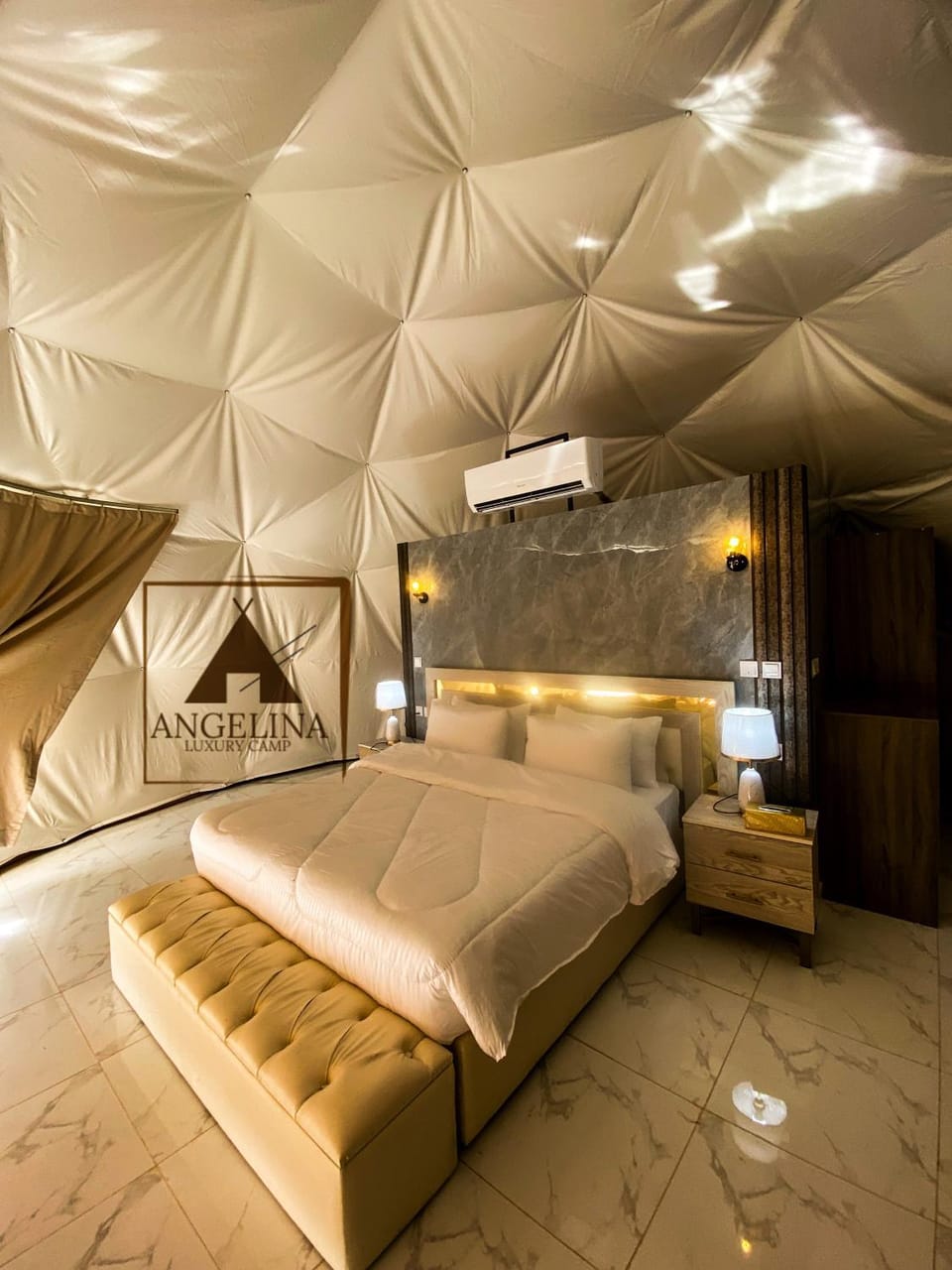 Bed, Photo of the whole room, Seating area, Bedroom, air conditioner