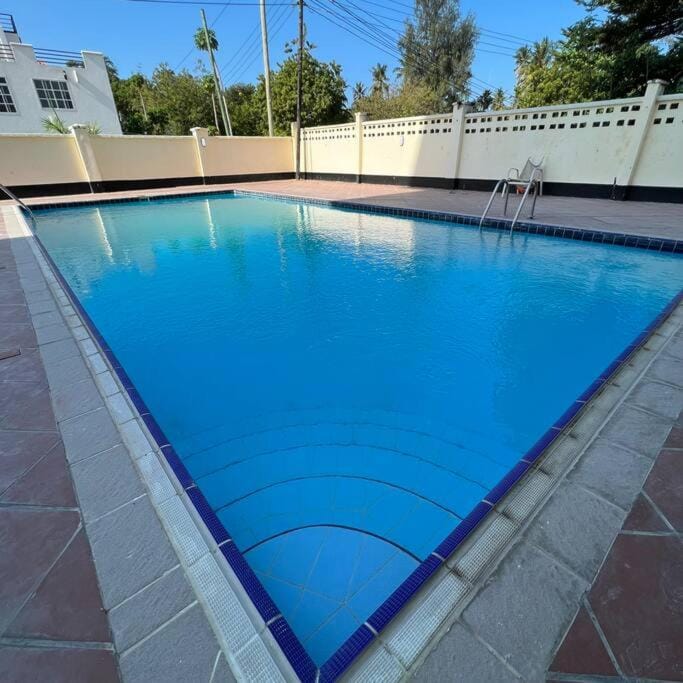 Family Friendly Spacious 3BR Near Beach With Pool & Gym Apartment in City of Dar es Salaam