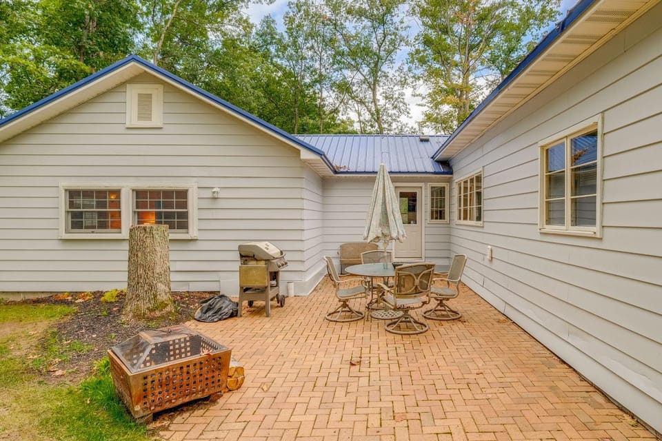 Rapid City Cottage w/ Patio Near Beach Access! House in Torch Lake