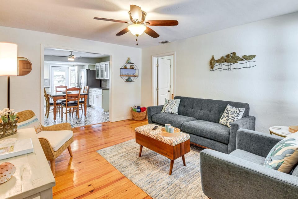 Dog-Friendly Daytona Beach Cottage w/ Patio! House in Holly Hill