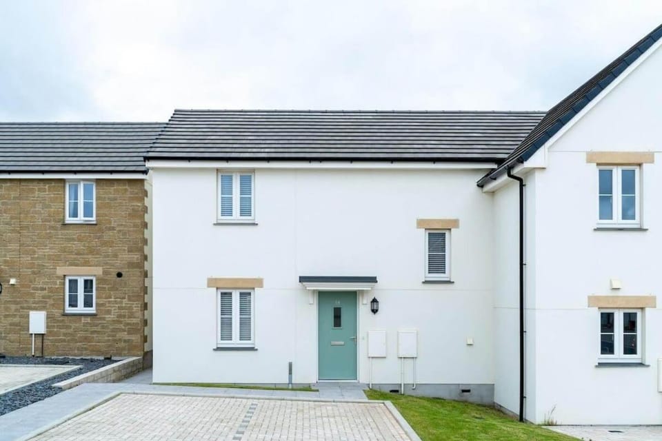 Modern House nr Gwithian Beach & St Ives House in England