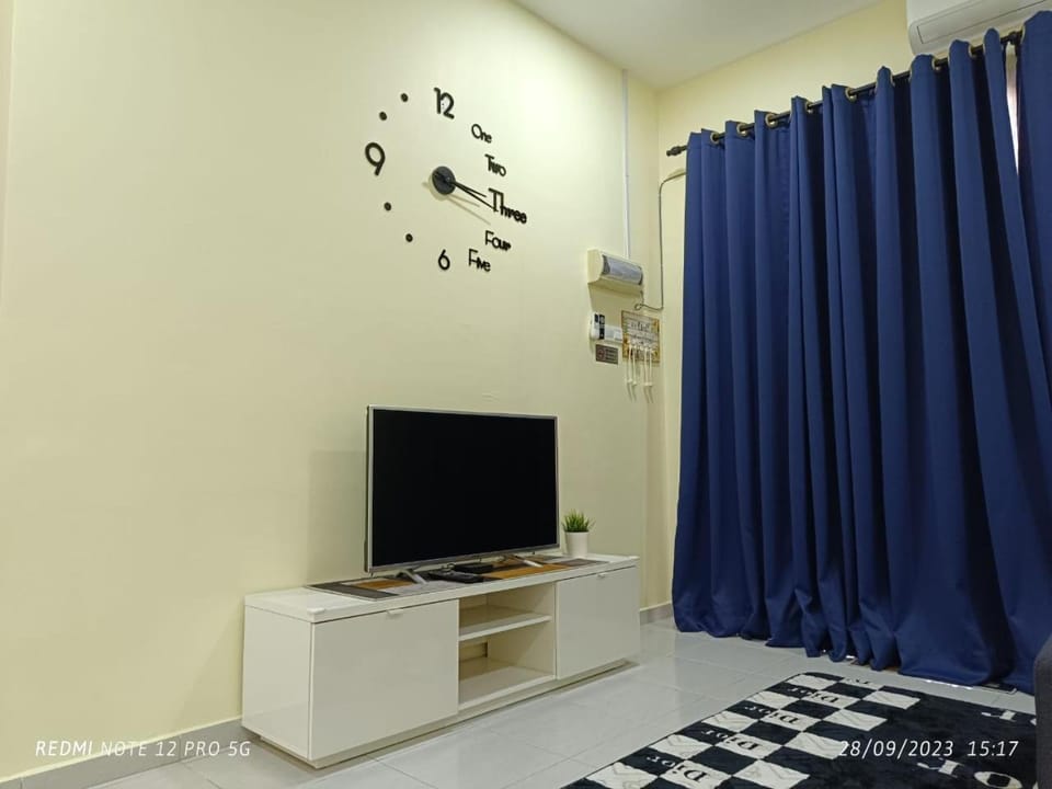 Communal lounge/ TV room, TV and multimedia