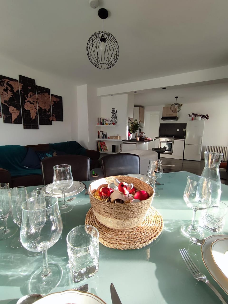 Kitchen or kitchenette, Living room, Dining area
