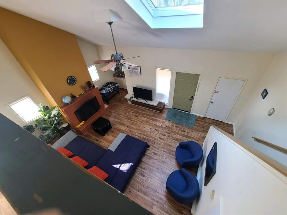TV and multimedia, Living room, flat iron