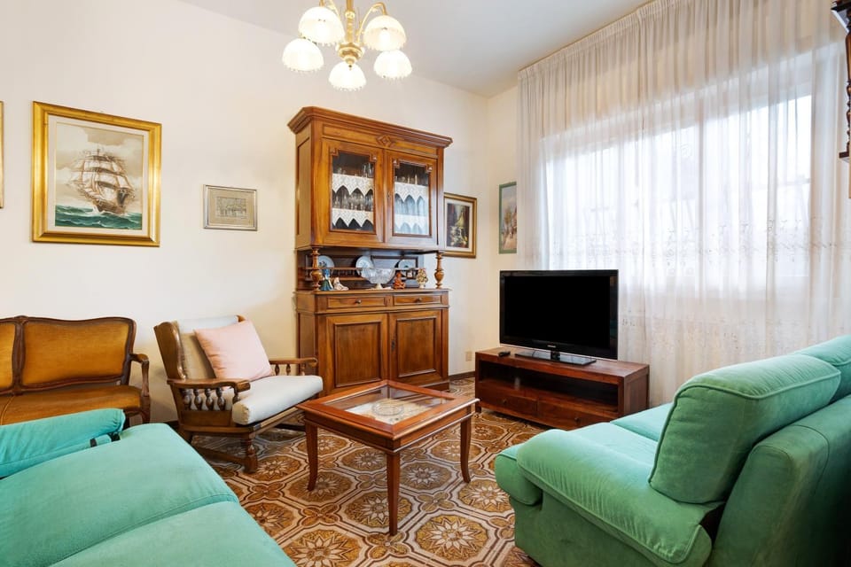 Property building, Living room